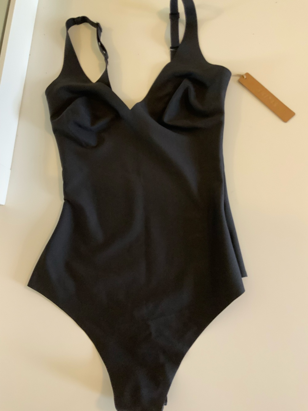 SKIMS Body Core Sculpt Plunge Bodysuit - Picture 8 of 12
